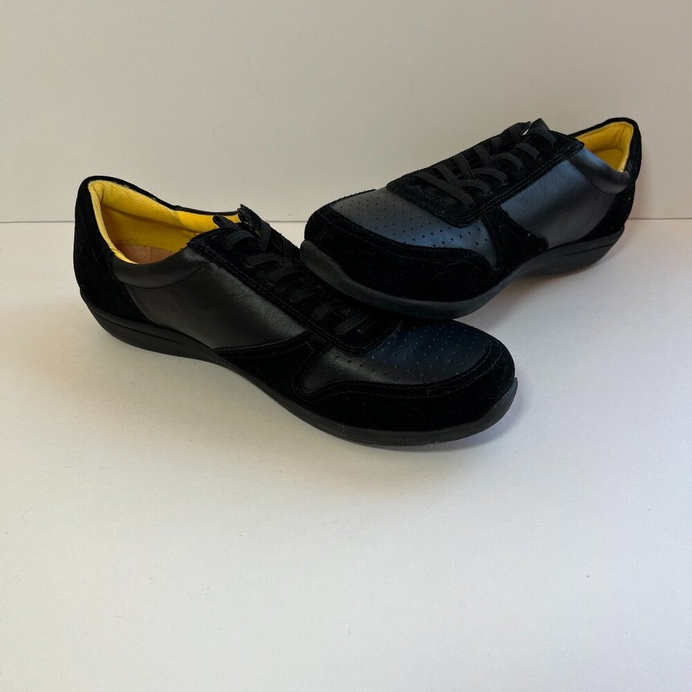 Vionic Womens Karigan Black Leather and Suede Sneaker, SZ 10